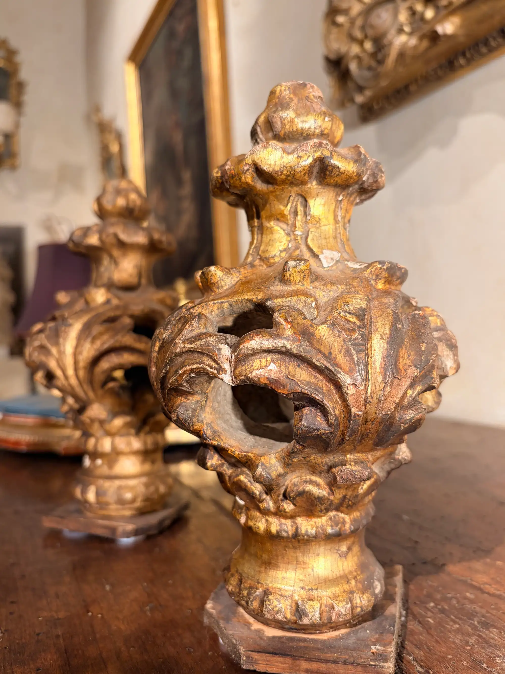 Coppia di Pinnacoli in Legno Intagliato e Dorato, Epoca Luigi XV, XVIII Secolo - immagine 10
