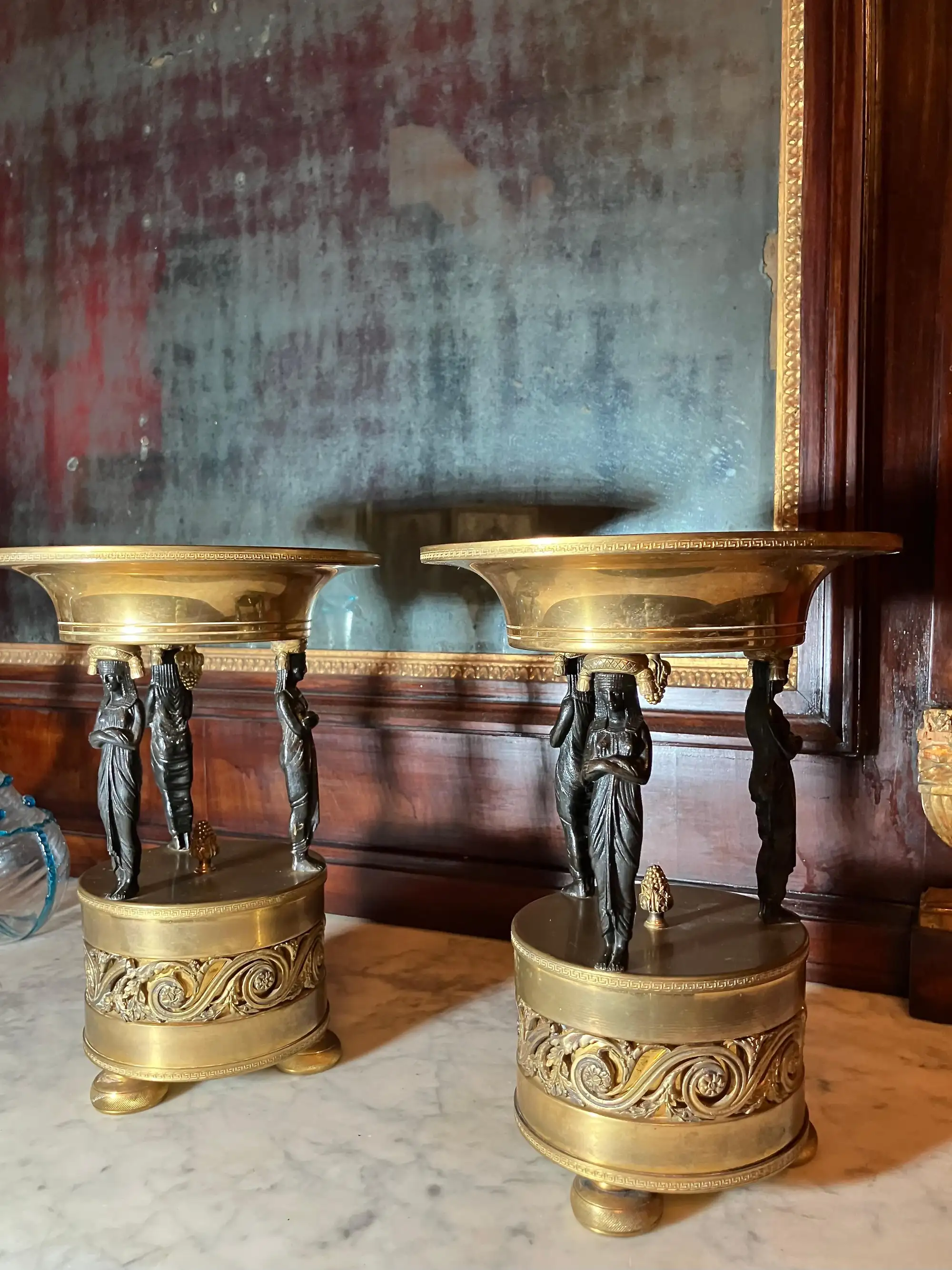 Coppia di Tazze in Bronzo e Ottone del Periodo Impero, XIX Secolo - immagine 11