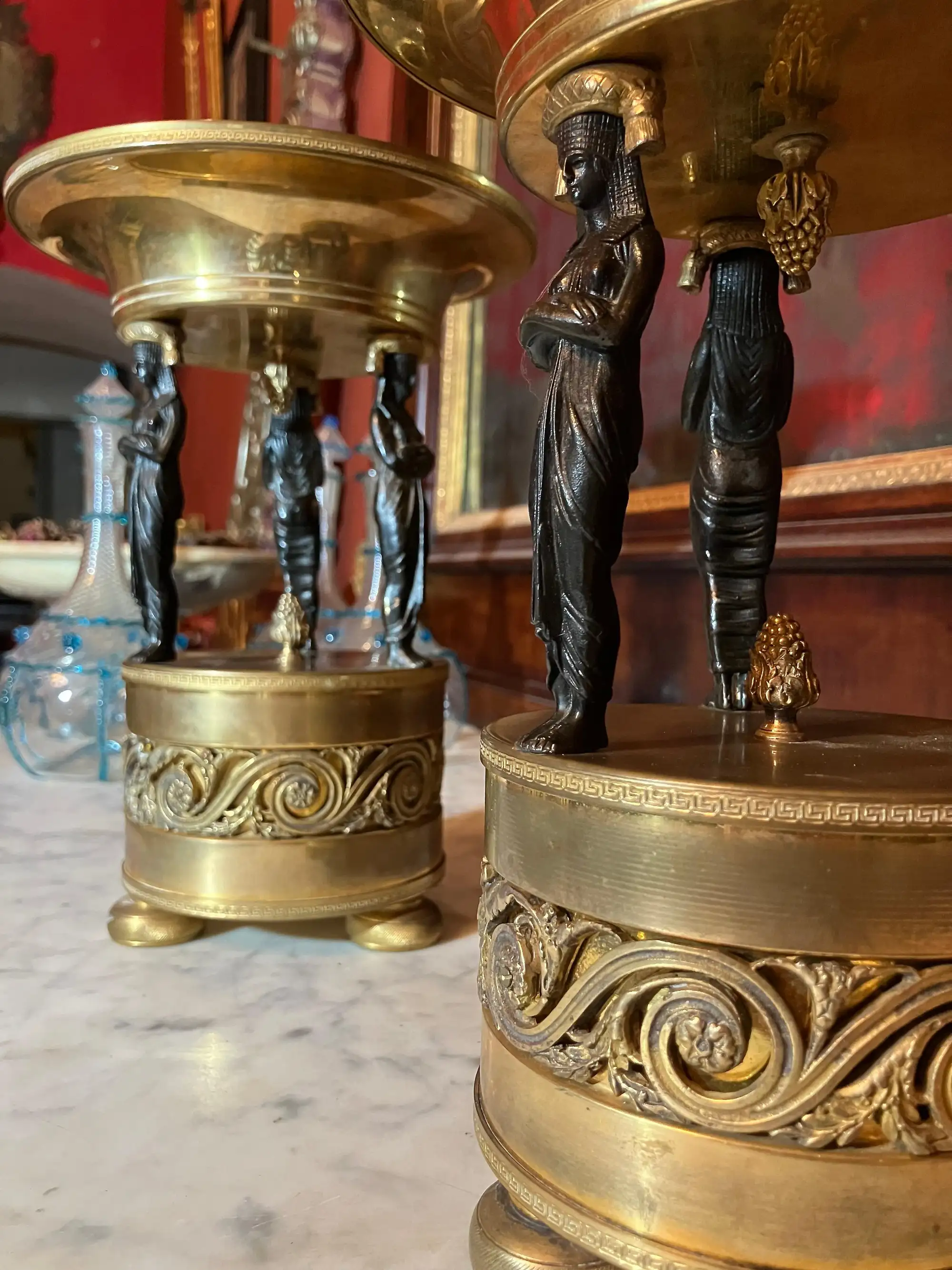 Coppia di Tazze in Bronzo e Ottone del Periodo Impero, XIX Secolo - immagine 2