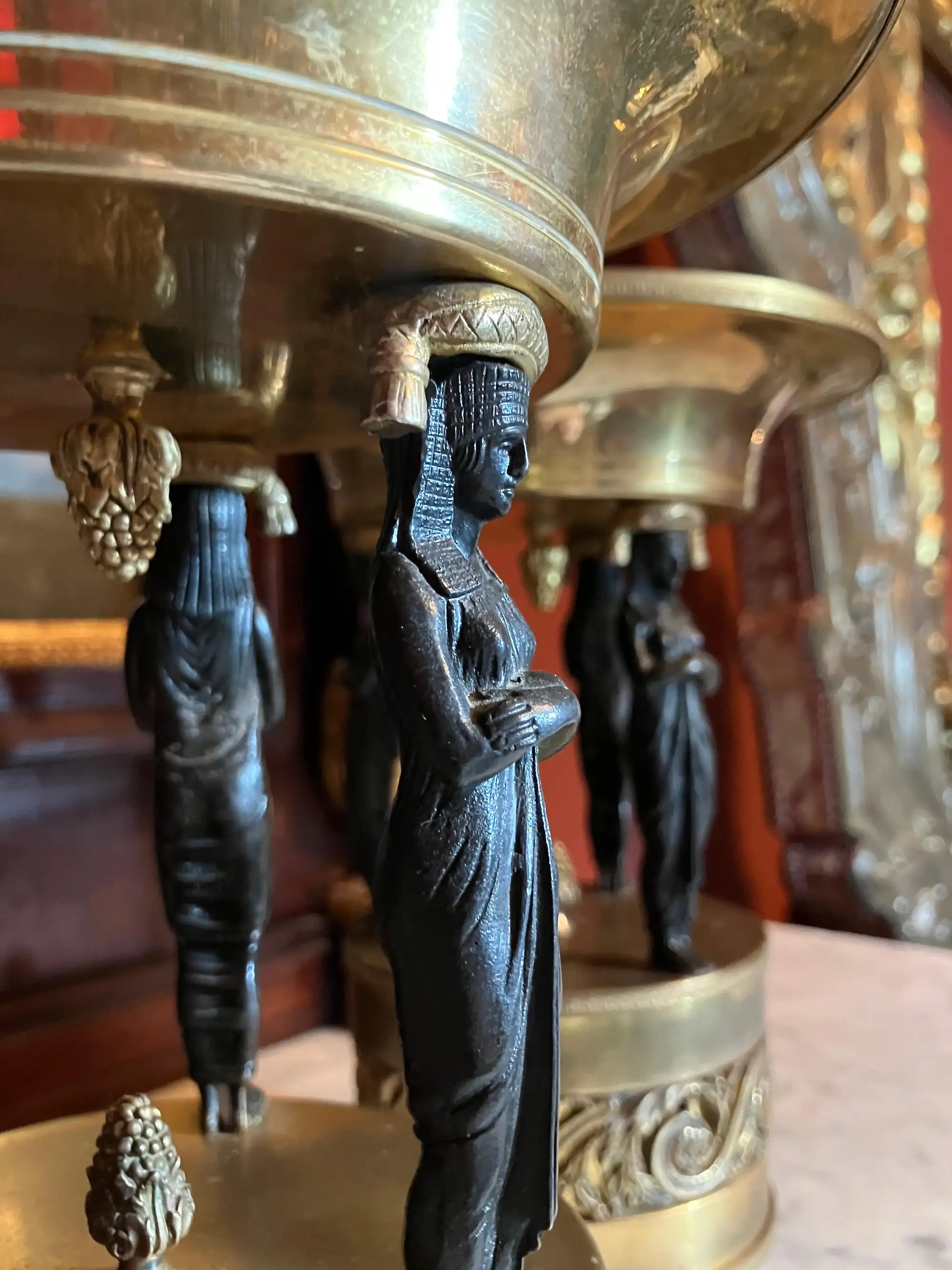 Coppia di Tazze in Bronzo e Ottone del Periodo Impero, XIX Secolo - immagine 4