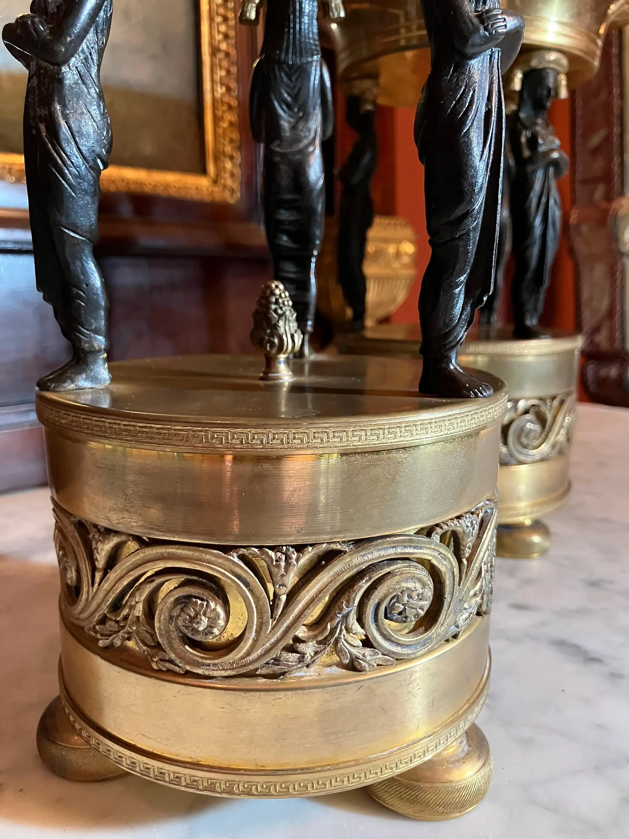 Coppia di Tazze in Bronzo e Ottone del Periodo Impero, XIX Secolo - immagine 6