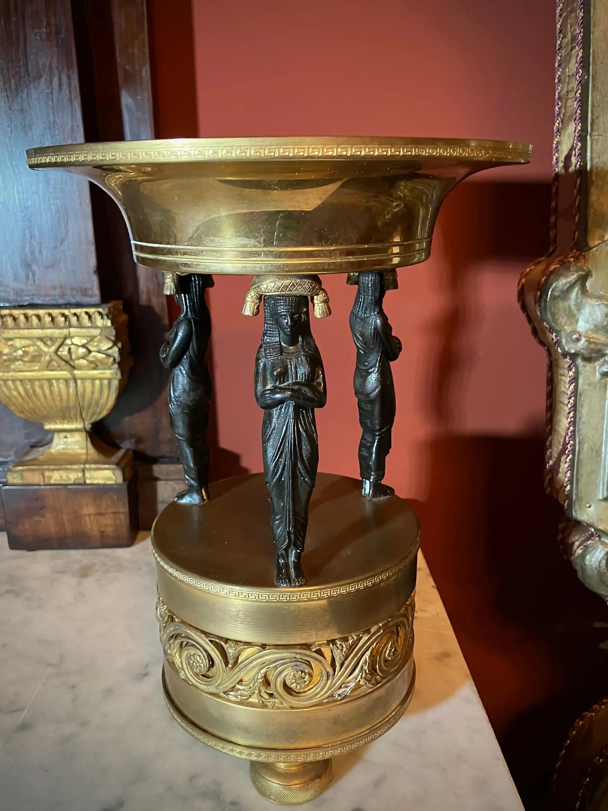 Coppia di Tazze in Bronzo e Ottone del Periodo Impero, XIX Secolo - immagine 9
