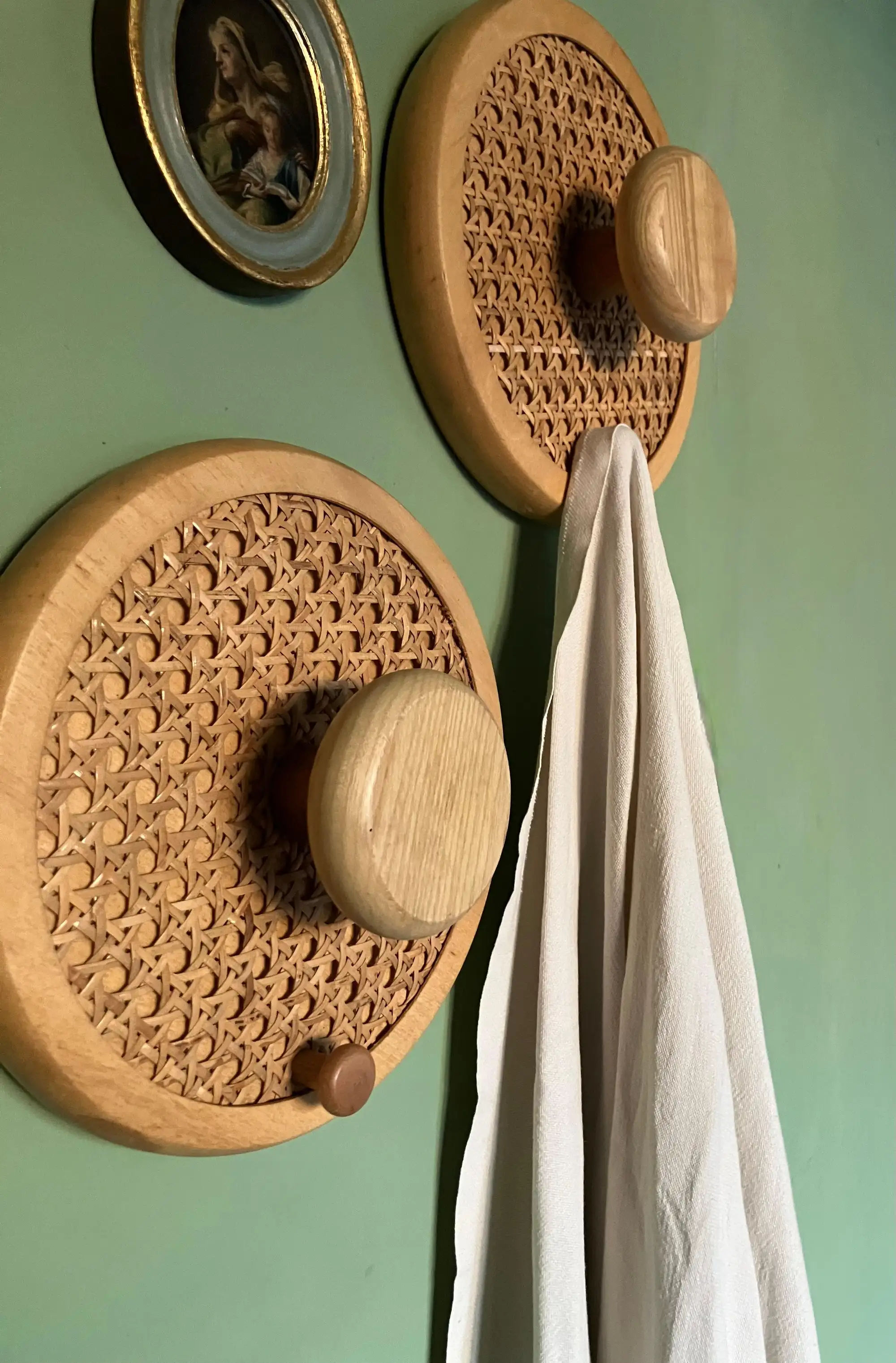 Ganci da Parete in Legno e Paglia in Stile Italiano Moderno di Metà XX Secolo - immagine 10