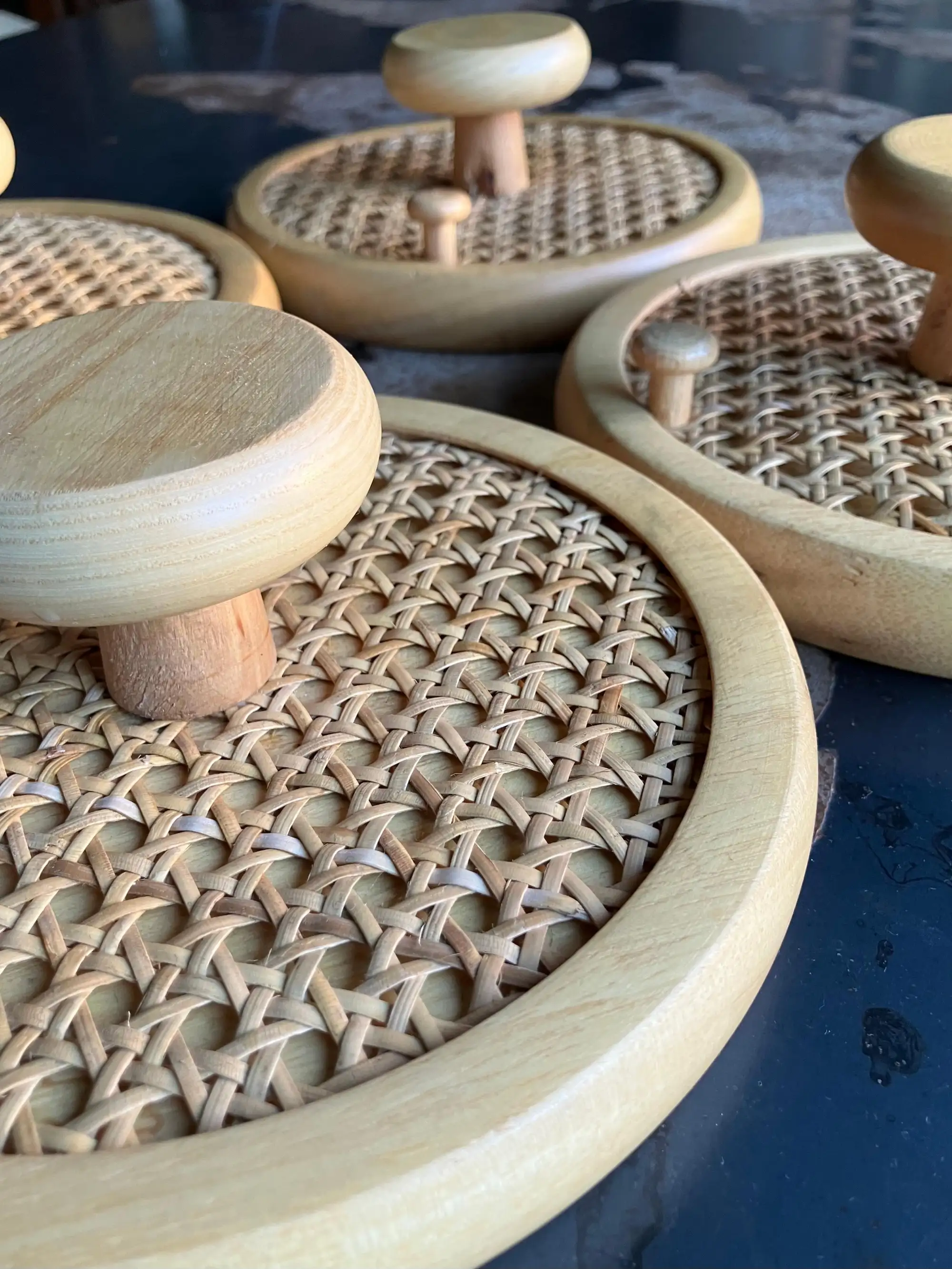 Ganci da Parete in Legno e Paglia in Stile Italiano Moderno di Metà XX Secolo - immagine 4