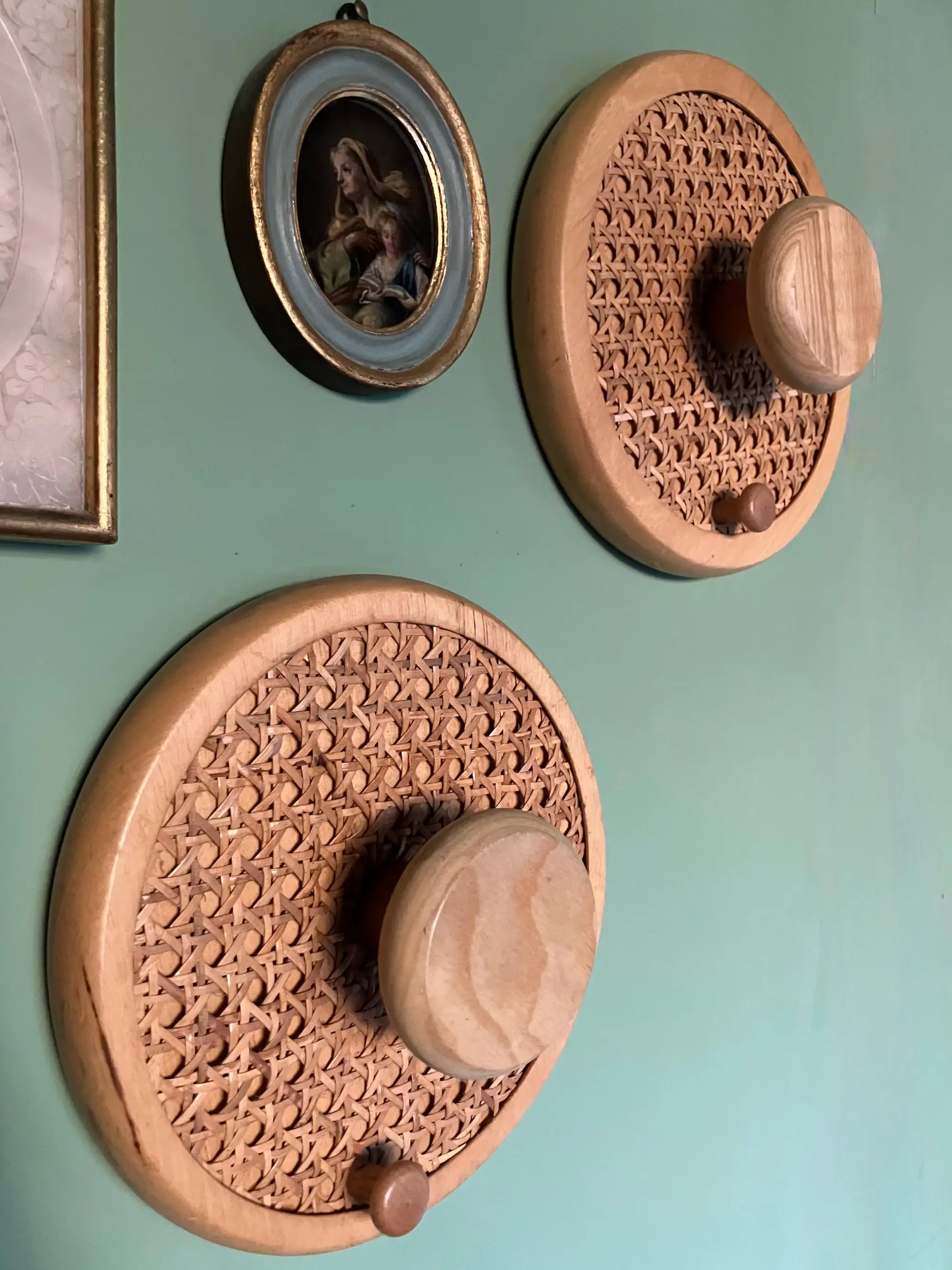 Ganci da Parete in Legno e Paglia in Stile Italiano Moderno di Metà XX Secolo - immagine 6