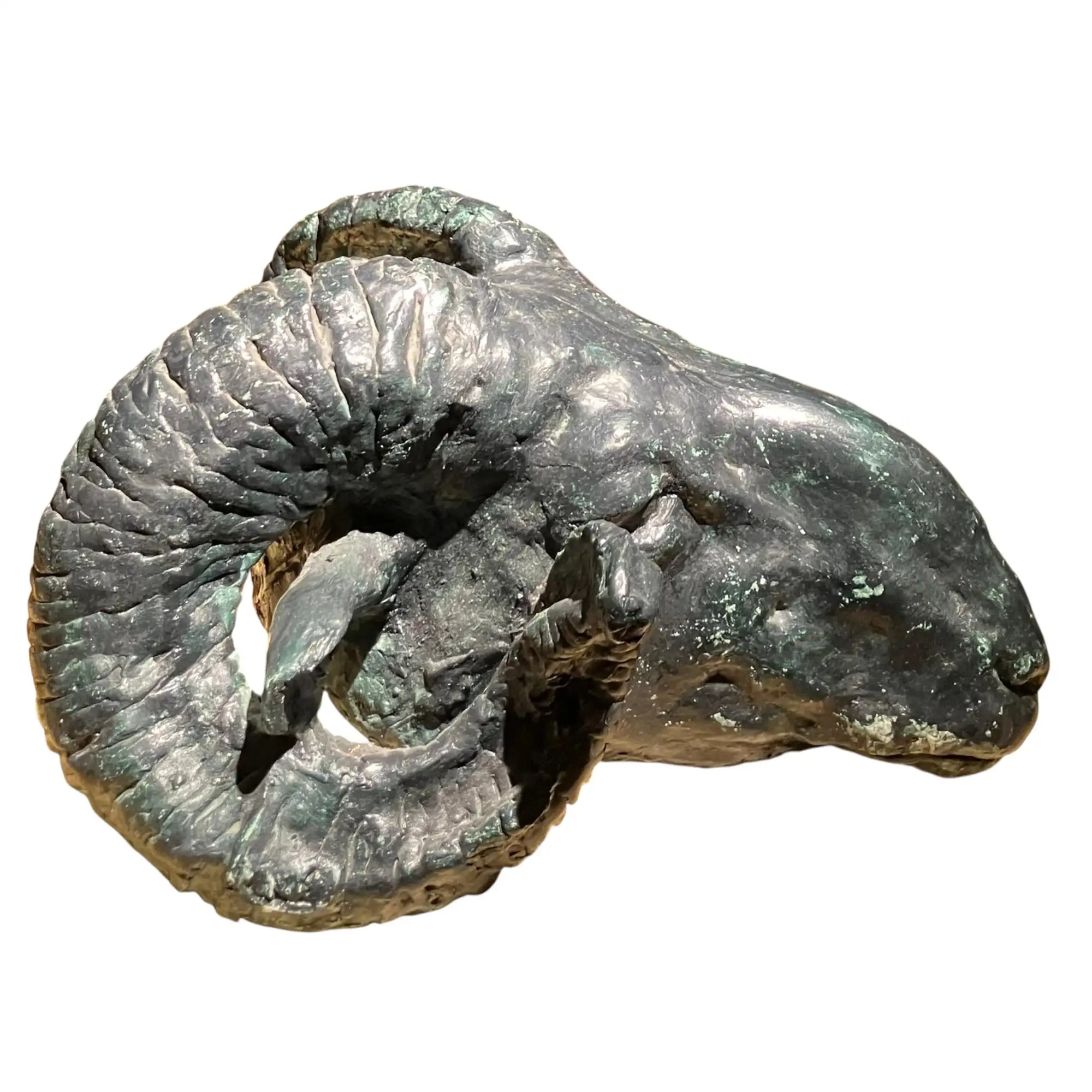 Scultura di Testa di Ariete di Gusto Neoclassico in Gesso Patinato